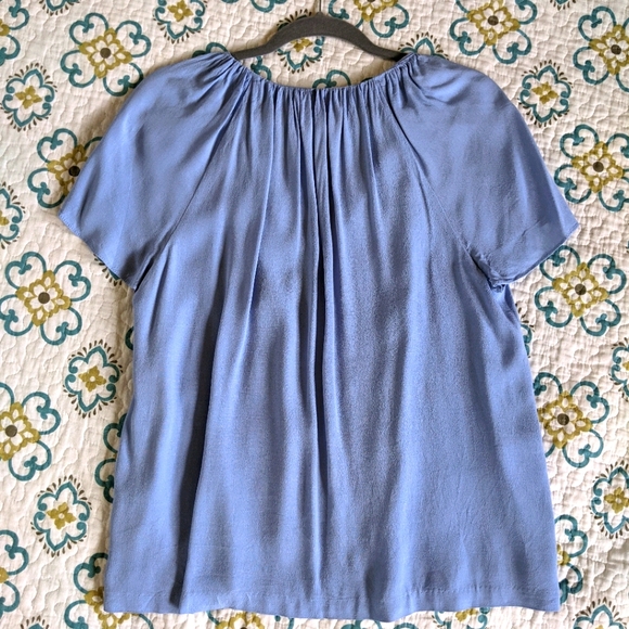 Women's v-neck blouse - Picture 2 of 4